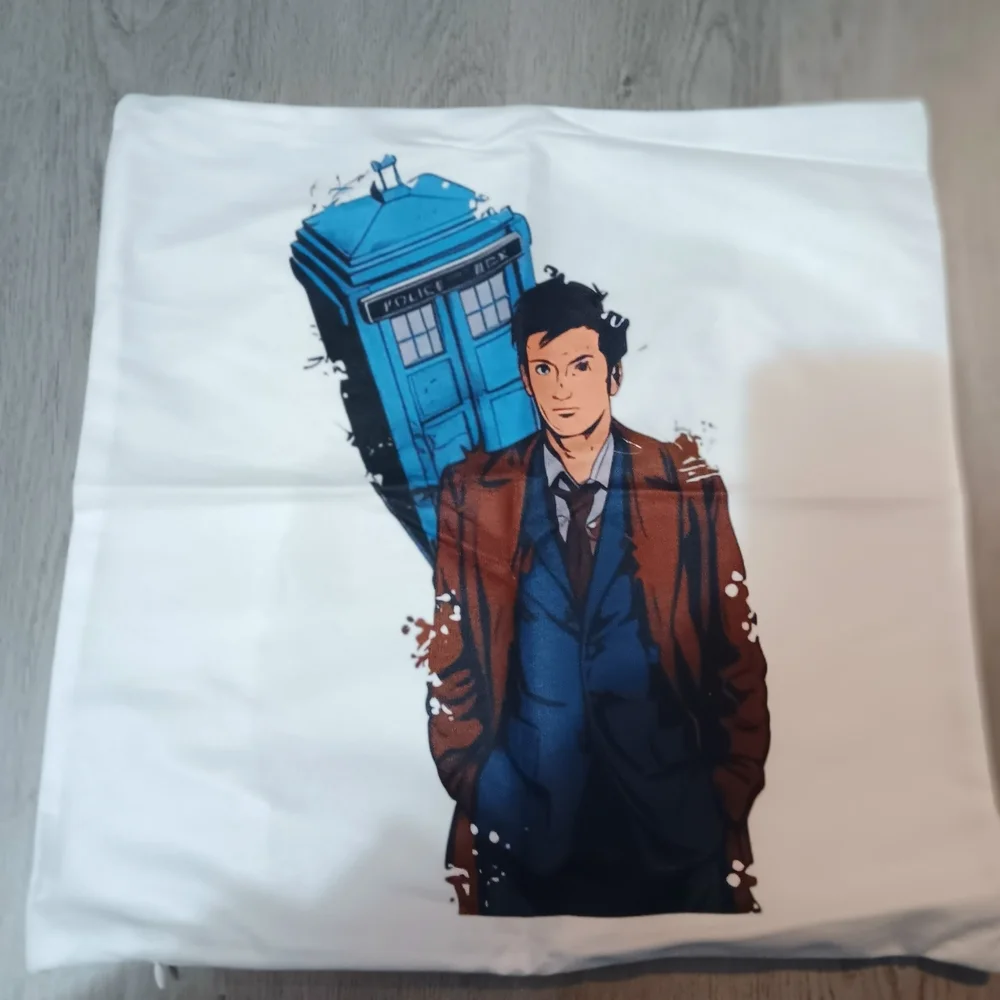 Graphic White Accent Pillowcase with Dr Who  Blue TARDIS  18x18